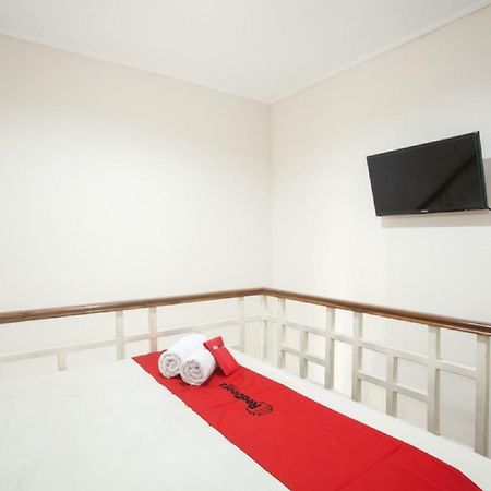 Reddoorz @ Mayjen Sungkono Surabaya Exterior photo