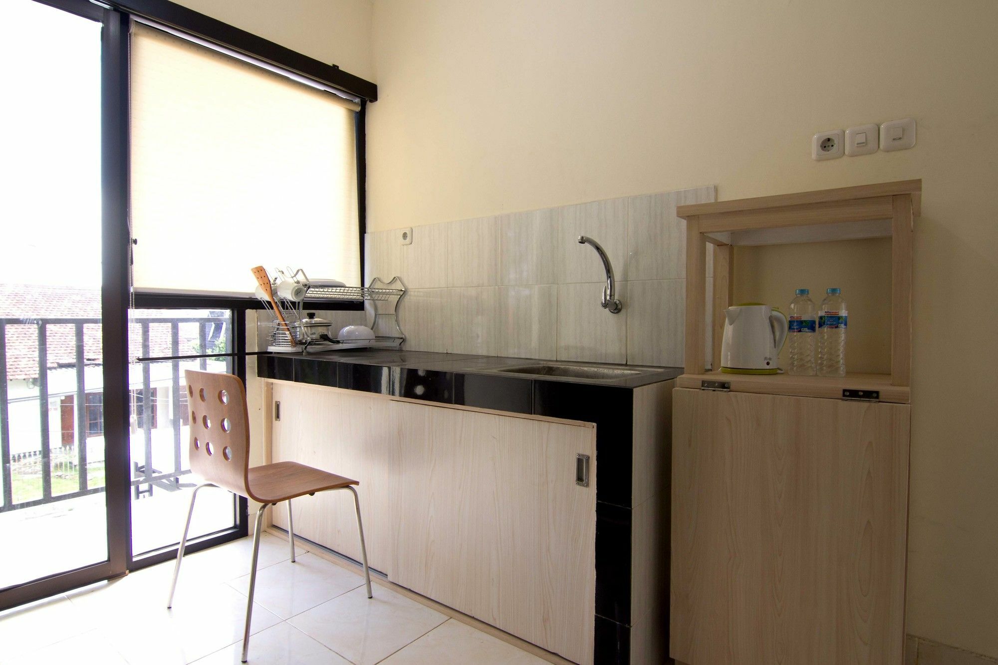 Reddoorz @ Mayjen Sungkono Surabaya Exterior photo